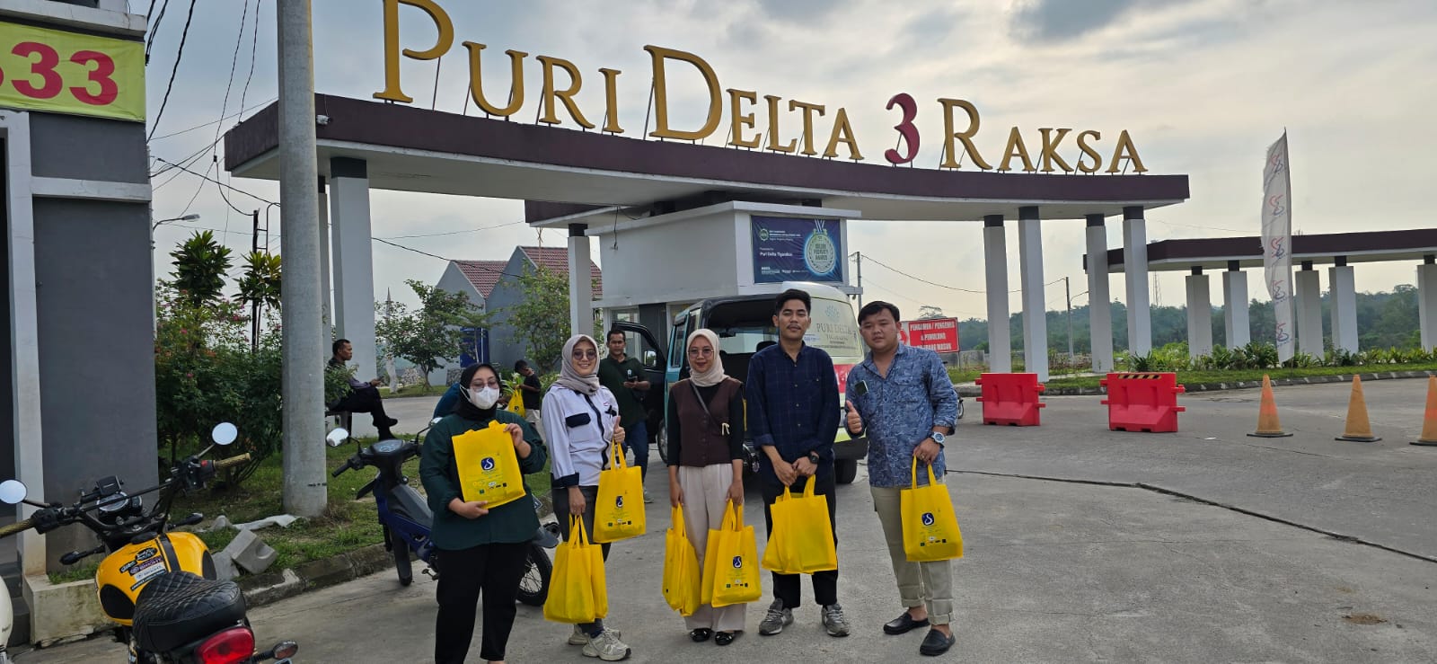 SIP Bagikan Bingkisan Takjil dari Delta Group kepada Penghuni Puri Delta Tigaraksa